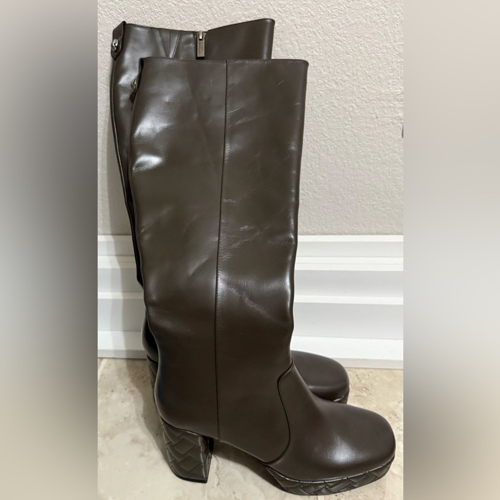 Women's Over-the-Knee Platform Boots in Dark Brown